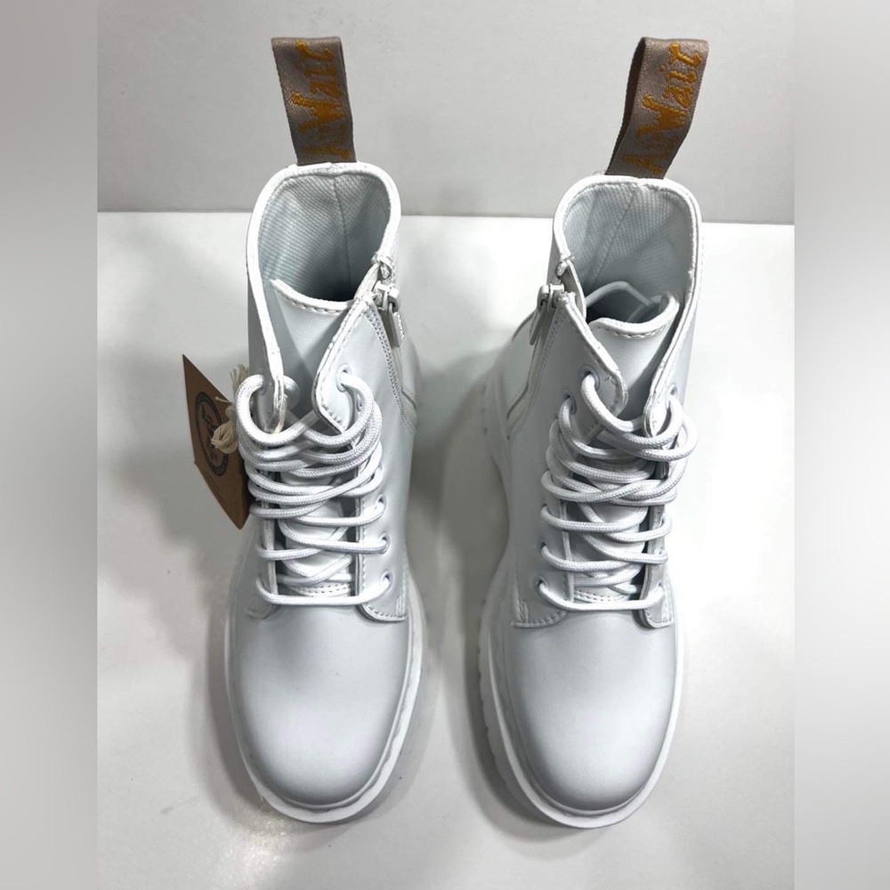 Dr. Martens Unisex Women’s SZ.9/Men’s 8 Vegan Jadon II Platform White Boots New - Picture 4 of 13
